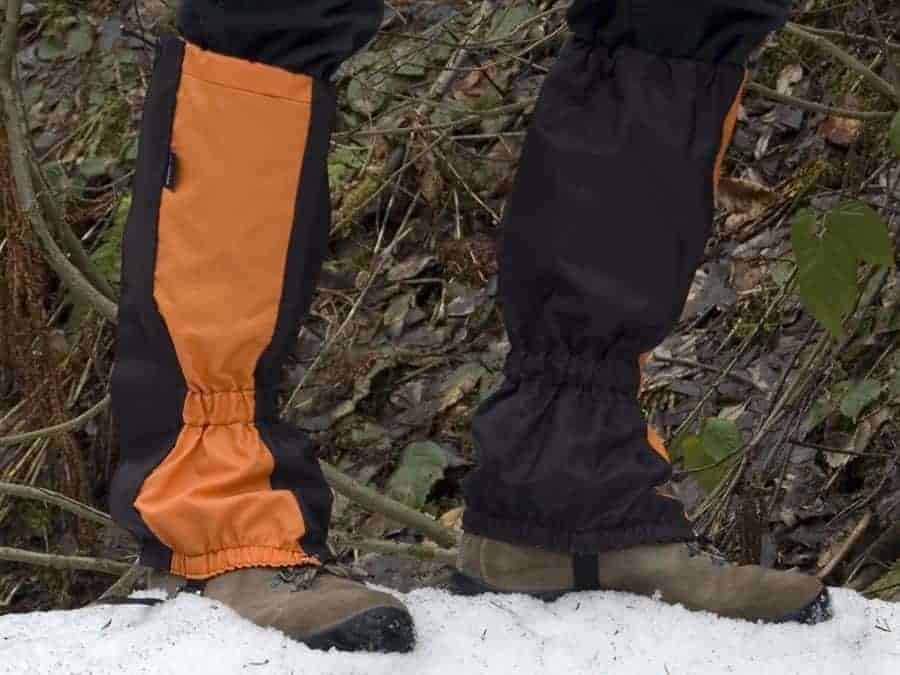 how to keep your feet dry when hiking in the rain