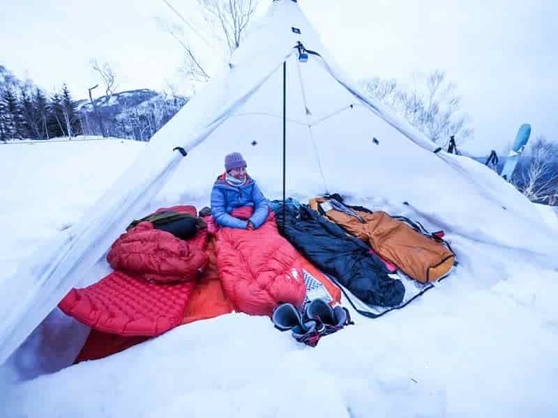 cold weather sleeping pads on snow