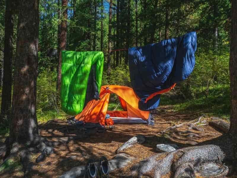 drying a down sleeping bag vs synthetic sleeping bag